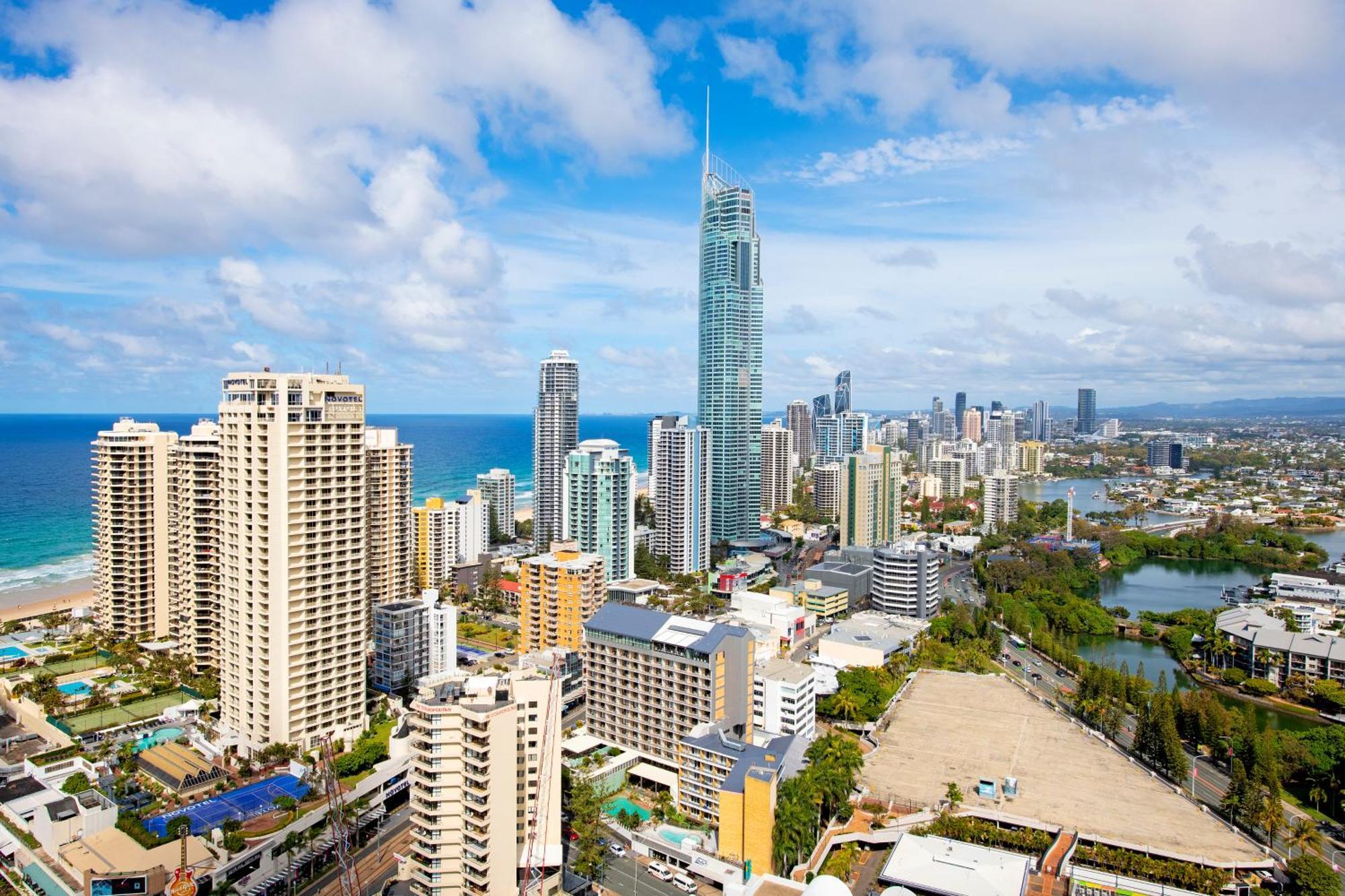 1br Couples Retreat In Circle On Cavill Apartment *